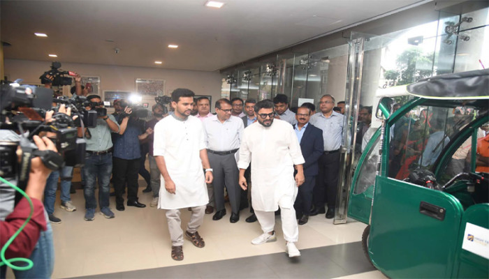জুলাই গণঅভ্যুত্থানের অন্যতম অংশীজন রিকশাওয়ালা ভাইয়েরা: উপদেষ্টা আসিফ মাহমুদ জুলাই গণঅভ্যুত্থানের অন্যতম অংশীজন রিকশাওয়ালা ভাইয়েরা: উপদেষ্টা আসিফ মাহমুদ