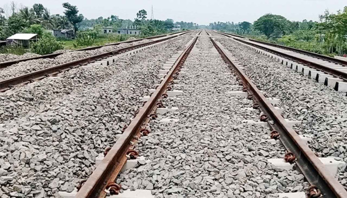 রাজারহাটে ট্রেনে কাটা পড়ে নিহত ১ রাজারহাটে ট্রেনে কাটা পড়ে নিহত ১
