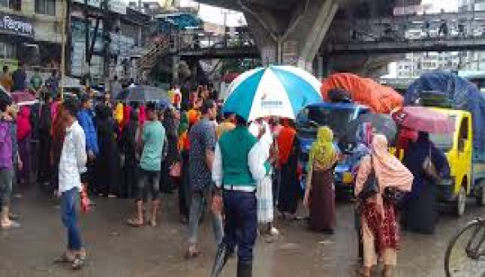 বেতন না পেয়ে ইপিজেডে সেই কারখানার শ্রমিকদের ফের সড়ক অবরোধ বেতন না পেয়ে ইপিজেডে সেই কারখানার শ্রমিকদের ফের সড়ক অবরোধ