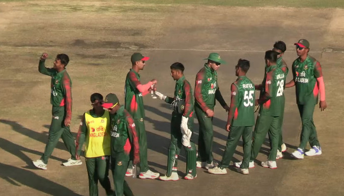 দক্ষিণ আফ্রিকায় যুবা টাইগারদের দাপট, প্রথম ওয়ানডেতে ১৩০ রানের বড় জয় দক্ষিণ আফ্রিকায় যুবা টাইগারদের দাপট, প্রথম ওয়ানডেতে ১৩০ রানের বড় জয়