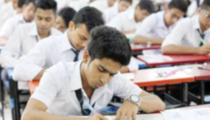 মাইলস্টোনে বিমান দুর্ঘটনায় এইচএসসি পরীক্ষা স্থগিত মাইলস্টোনে বিমান দুর্ঘটনায় এইচএসসি পরীক্ষা স্থগিত