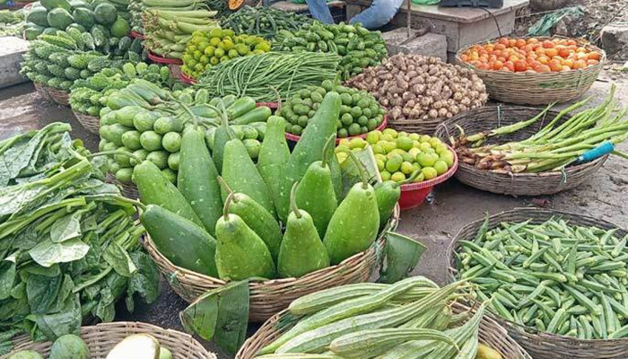 টানা বৃষ্টিতে খুলনায় সবজির দাম আকাশছোঁয়া, বিপাকে স্বল্প আয়ের মানুষ টানা বৃষ্টিতে খুলনায় সবজির দাম আকাশছোঁয়া, বিপাকে স্বল্প আয়ের মানুষ