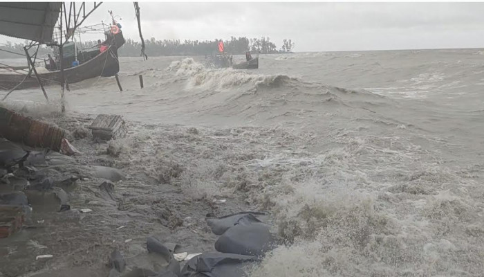 নিম্নচাপের প্রভাবে হাতিয়ার সঙ্গে নৌ যোগাযোগ সাময়িক বন্ধ নিম্নচাপের প্রভাবে হাতিয়ার সঙ্গে নৌ যোগাযোগ সাময়িক বন্ধ