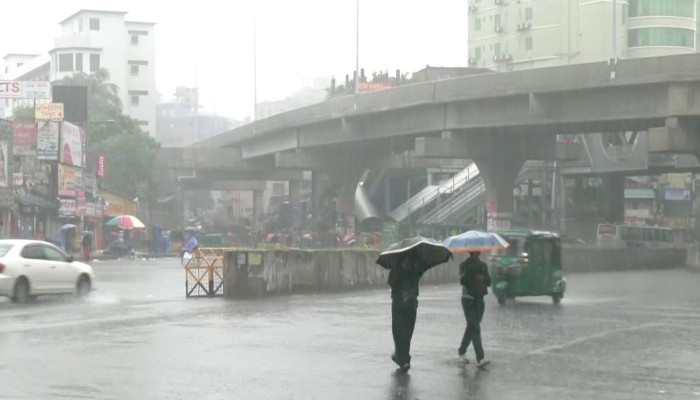 ঢাকায় দিনের বেলায় হালকা থেকে মাঝারি বৃষ্টির সম্ভাবনা ঢাকায় দিনের বেলায় হালকা থেকে মাঝারি বৃষ্টির সম্ভাবনা