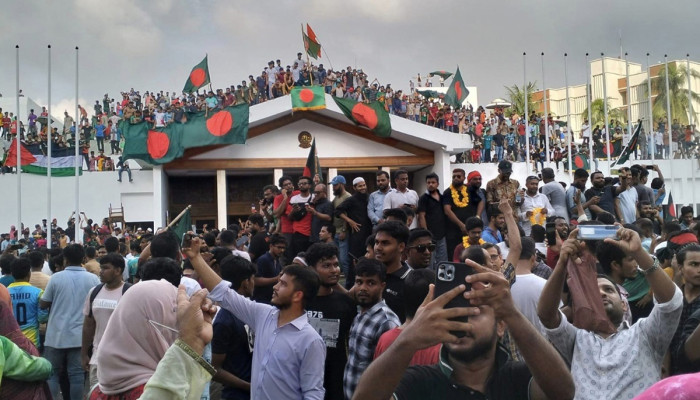 ৫ আগস্ট: স্বৈরাচার পতনের দিন, গড়ে উঠেছিল ‘বাংলাদেশ টু পয়েন্ট ও' ৫ আগস্ট: স্বৈরাচার পতনের দিন, গড়ে উঠেছিল ‘বাংলাদেশ টু পয়েন্ট ও'