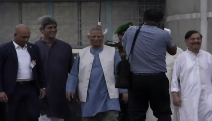 মানিক মিয়ায় জুলাই ঘোষণাপত্র পাঠ অনুষ্ঠানে প্রধান উপদেষ্টার উপস্থিতি