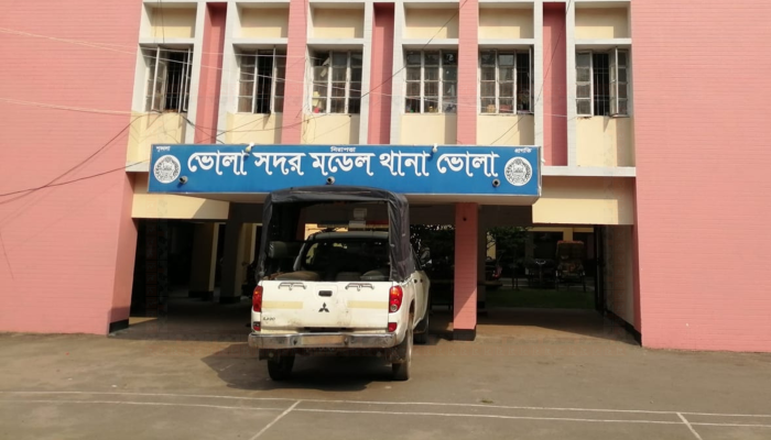 ভোলায় জেলা প্রশাসকের বাসভবনের নির্মাণাধীন সীমানা প্রাচীর ভাঙচুর, গণপূর্ত বিভাগের জিডি ভোলায় জেলা প্রশাসকের বাসভবনের নির্মাণাধীন সীমানা প্রাচীর ভাঙচুর, গণপূর্ত বিভাগের জিডি