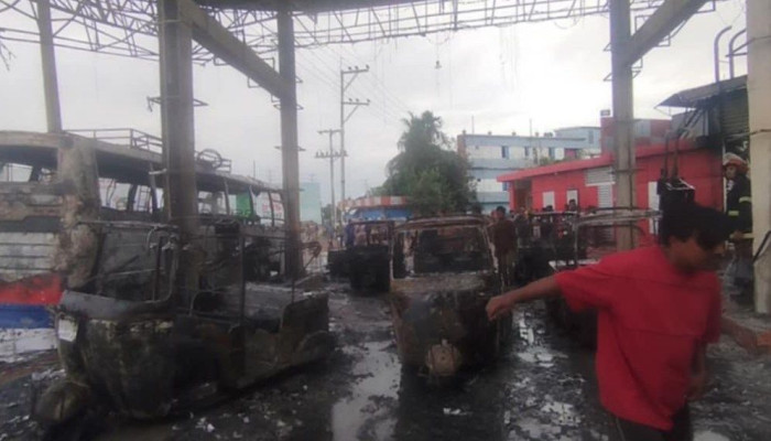 হবিগঞ্জে সিএনজি স্টেশনে ভয়াবহ অগ্নিকাণ্ড: পুড়লো বাস-অটোরিকশা, আহত ৬