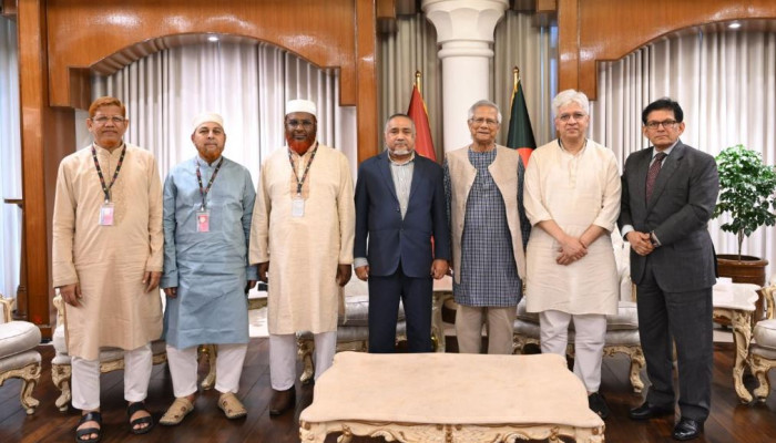 জাতীয় নির্বাচনের প্রেক্ষাপটে জামায়াতের সঙ্গে বৈঠক করলেন প্রধান উপদেষ্টা