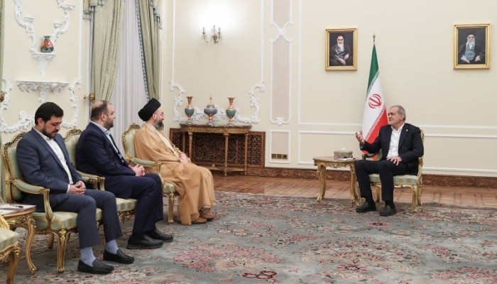 ইরান-ইরাক সম্পর্ক ভ্রাতৃত্বের বন্ধনে দৃঢ়: প্রেসিডেন্ট পেজেশকিয়ান