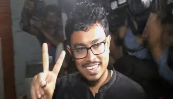 ডাকসু নির্বাচনে ভোট দিলেন শিবির মনোনীত ভিপি প্রার্থী সাদিক কায়েম