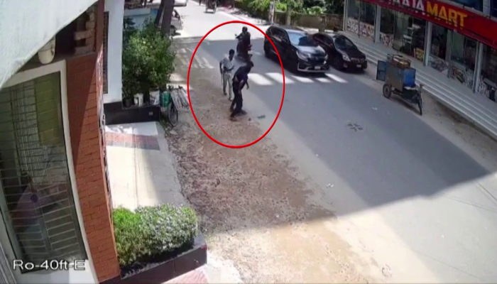 মোহাম্মদপুরে ছিনতাই ও গণপিটুনি বেড়েই চলেছে, আইনশৃঙ্খলা নিয়ে উদ্বেগ মোহাম্মদপুরে ছিনতাই ও গণপিটুনি বেড়েই চলেছে, আইনশৃঙ্খলা নিয়ে উদ্বেগ