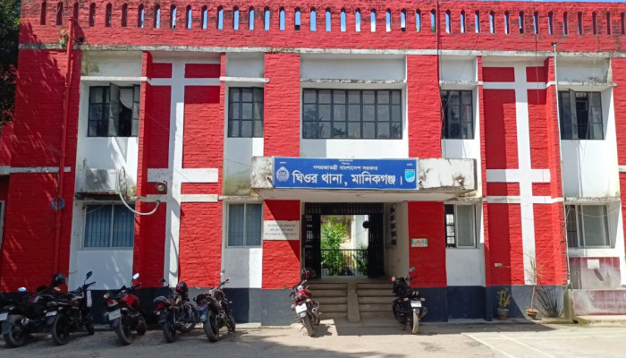 ঘিওর থানায় পুলিশ হেনস্তা: বিএনপির ৩৯ নেতাকর্মীর বিরুদ্ধে মামলা ঘিওর থানায় পুলিশ হেনস্তা: বিএনপির ৩৯ নেতাকর্মীর বিরুদ্ধে মামলা