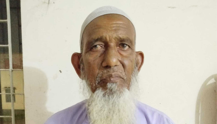 সিরাজগঞ্জের তাড়াশে পাওনা টাকা না পেয়ে জুম্মার নামাজ শেষে এক বৃদ্ধকে মসজিদ থেকে তুলে নিয়ে নির্যাতন, পুলিশে উদ্ধার সিরাজগঞ্জের তাড়াশে পাওনা টাকা না পেয়ে জুম্মার নামাজ শেষে এক বৃদ্ধকে মসজিদ থেকে তুলে নিয়ে নির্যাতন, পুলিশে উদ্ধার