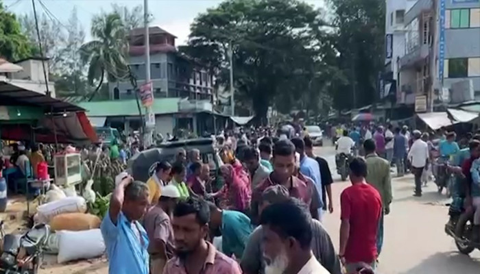 খাগড়াছড়িতে স্বাভাবিক হচ্ছে পরিস্থিতি: পৌর এলাকা ও দুই উপজেলায় ১৪৪ ধারা প্রত্যাহার খাগড়াছড়িতে স্বাভাবিক হচ্ছে পরিস্থিতি: পৌর এলাকা ও দুই উপজেলায় ১৪৪ ধারা প্রত্যাহার
