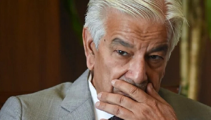 “যুদ্ধ চাপালে বিমান ধ্বংসস্তূপেই কবর হবে”: ভারতের হুমকির জবাবে খাজা আসিফ