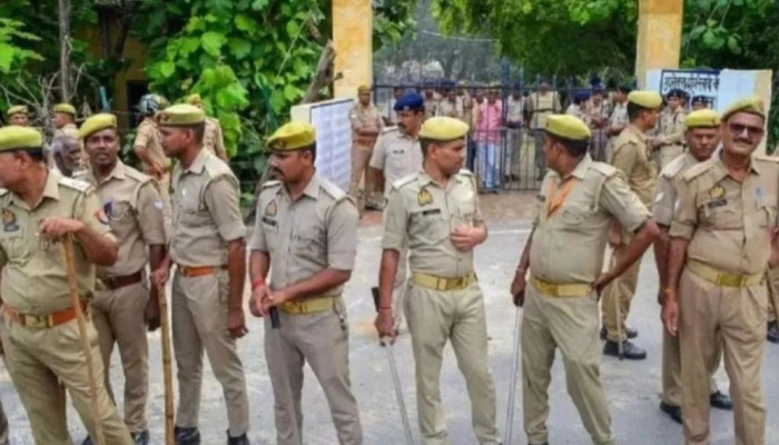 মধ্যপ্রদেশে পুলিশ কনস্টেবল নিয়োগে গড়ে পিএইচডিধারীসহ ১৩ হাজারের বেশি আবেদন