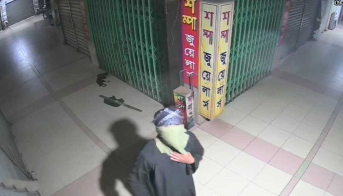 মালিবাগে শম্পা জুয়েলার্সে আলোচিত ৫০০ ভরি সোনা চুরির রহস্য উদঘাটন, ডিবির অভিযানে চারজন গ্রেফতার