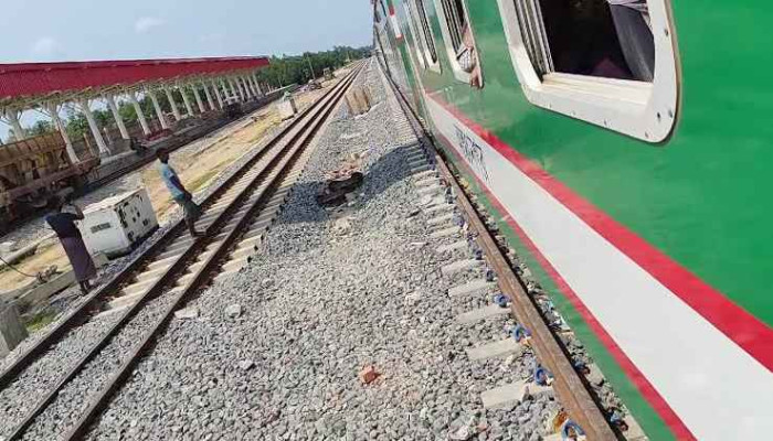 চকরিয়ায় ট্রেনে কাটা পড়ে বৃদ্ধার মর্মান্তিক মৃত্যু