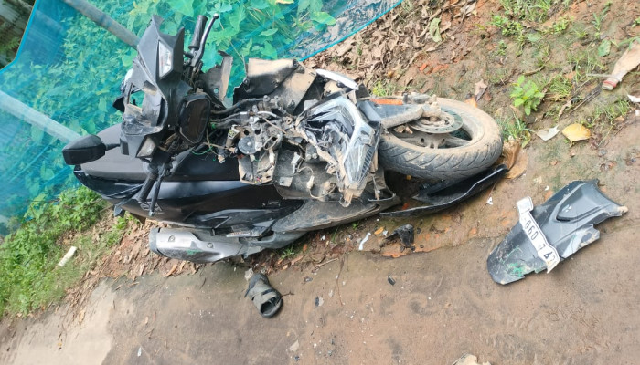 মিরসরাইয়ে মোটরসাইকেল দুর্ঘটনায় দুই যুবকের মৃত্যু, আহত আরও একজন