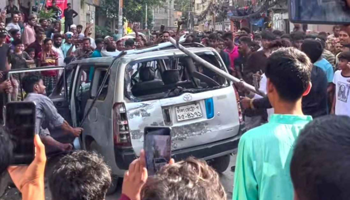 উত্তরায় বেপরোয়া গাড়িচাপায় পথচারী নিহত, চালককে গণপিটুনি