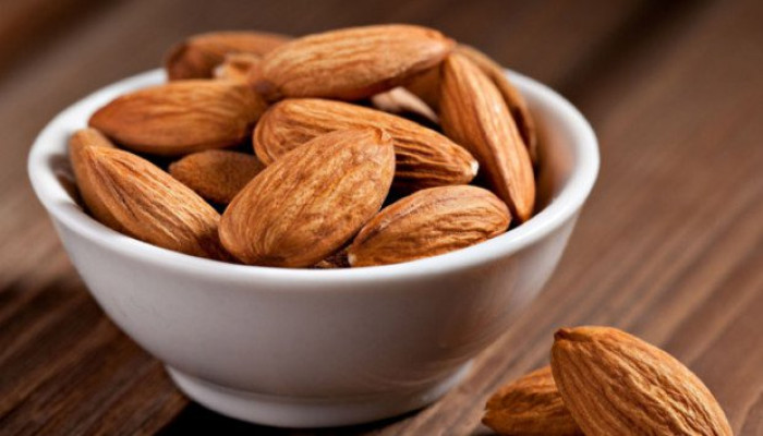 প্রতিদিন কাঠবাদাম খেলে শরীরে ঘটে যেসব উপকার