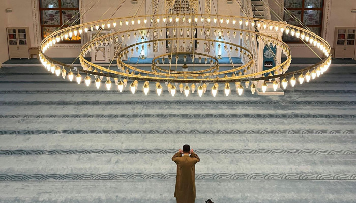 নামাজে অজু ভেঙে গেলে করণীয়: ফিকাহ ও কোরআন-হাদিসের নির্দেশনা