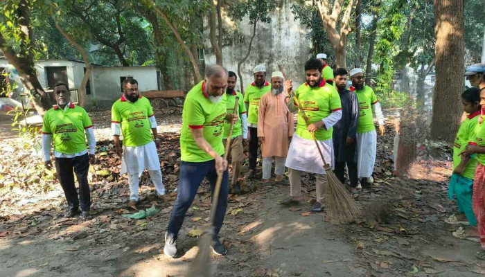 গণভবন এলাকায় জামায়াতে ইসলামী’র পরিচ্ছন্নতা অভিযান