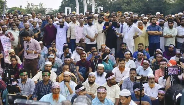 দশম গ্রেড বাস্তবায়নের দাবিতে সরকারি প্রাথমিক শিক্ষকদের কর্মবিরতির ঘোষণা