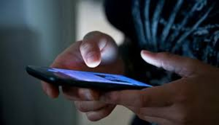 ১৫ বছরের নিচে শিশুদের সামাজিক মাধ্যম ব্যবহারে নিষেধাজ্ঞা আনছে ডেনমার্ক