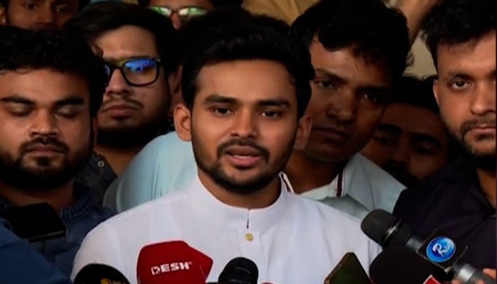 ঢাকা থেকে স্বতন্ত্র প্রার্থী হওয়ার ইঙ্গিত আসিফ মাহমুদের