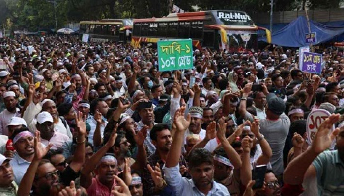শাহবাগে শিক্ষক আন্দোলনে দমন-পীড়নের ঘটনায় দুই উপদেষ্টার পদত্যাগ দাবি