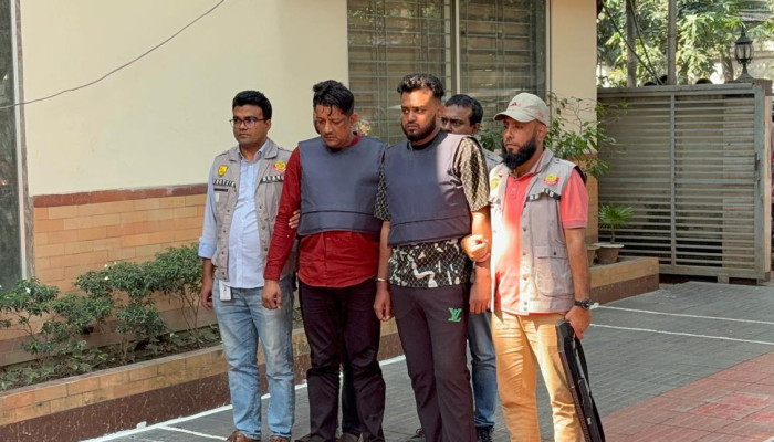 শীর্ষ সন্ত্রাসী মামুন হত্যায় দুই শুটারসহ পাঁচজন গ্রেপ্তার, মূল পরিকল্পনাকারী রনি পলাতক