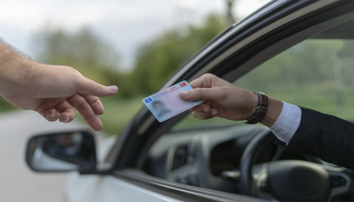 যুক্তরাষ্ট্রের ক্যালিফোর্নিয়ায় ১৭ হাজার অভিবাসীর বাণিজ্যিক ড্রাইভিং লাইসেন্স বাতিল
