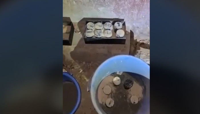 মোহাম্মদপুর জেনেভা ক্যাম্পে ককটেল তৈরির কারখানা উন্মোচন, উদ্ধার ৩৫টি তাজা ককটেল