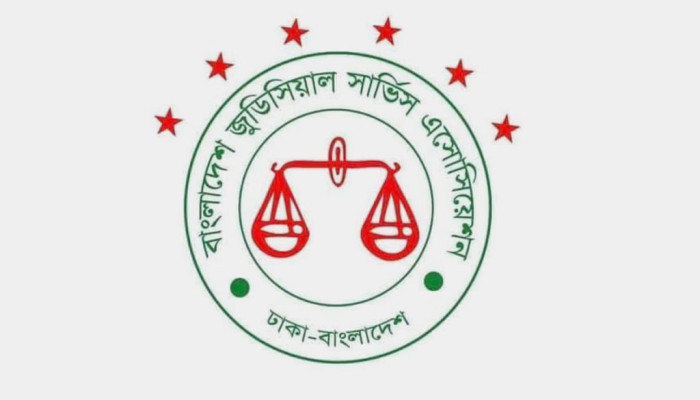 বিচারকদের নিরাপত্তা নিশ্চিতের আলটিমেটাম: ৪৮ ঘণ্টায় ব্যবস্থা না হলে রোববার থেকে কলমবিরতি