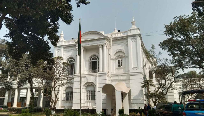 শেখ হাসিনার রায়: ট্রাইব্যুনালে নিরাপত্তা বাড়াতে সেনা মোতায়েনের জন্য সুপ্রিম কোর্টের চিঠি