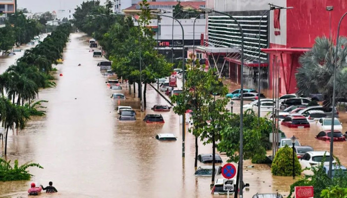 ভিয়েতনামে ভারি বৃষ্টিতে ব্যাপক বন্যা-ভূমিধস: প্রাণহানি বেড়ে ৪১