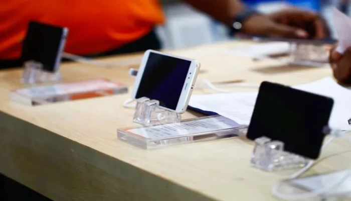 এনবিআর নীতির সংস্কার দাবিতে রবিবার সারা দেশে মোবাইল ফোনের দোকান বন্ধ রাখার ঘোষণা