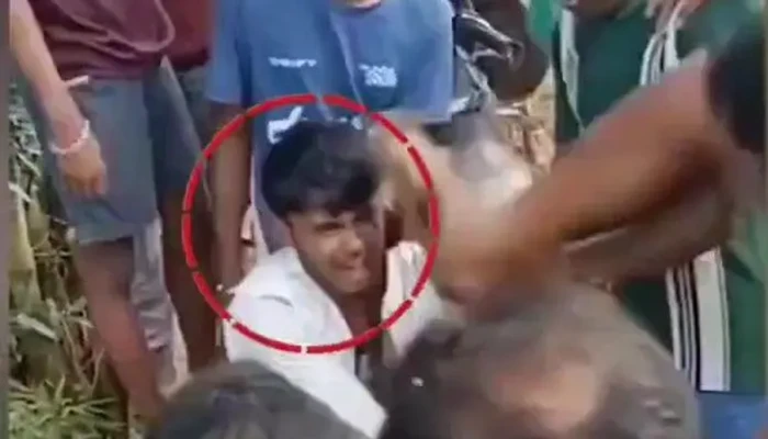 ভারতে মুসলিম যুবককে বাংলাদেশি আখ্যা দিয়ে মারধর, বলানো হয় ‘জয় শ্রীরাম’