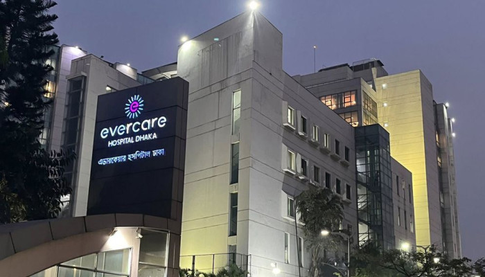 খালেদা জিয়ার চিকিৎসায় ঢাকায় চীনা টিম ও ব্রিটিশ বিশেষজ্ঞ, এভারকেয়ারে টানা নজরদারি