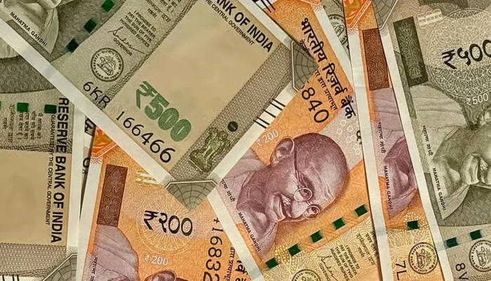 সর্বকালের সর্বনিম্ন অবস্থানে ভারতীয় রুপি: ৯০-এর মনস্তাত্ত্বিক বাধা ভেঙে লাগামহীন পতন