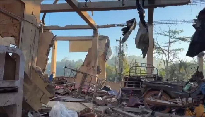 রাখাইনে হাসপাতালে বিমান হামলা: বহু নিহত, উত্তেজনা আরও বৃদ্ধি