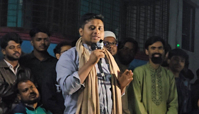 হুমকি-ধমকির অভিযোগ করে নির্বাচনী পরিবেশ নিয়ে শঙ্কা প্রকাশ হাসনাত আব্দুল্লাহর