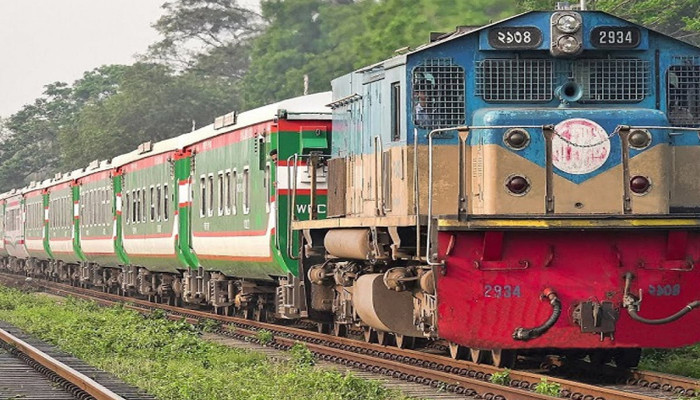 তারেক রহমানের প্রত্যাবর্তন: ঢাকামুখী জনস্রোতের জন্য ৭ রুটে স্পেশাল ট্রেন চায় বিএনপি