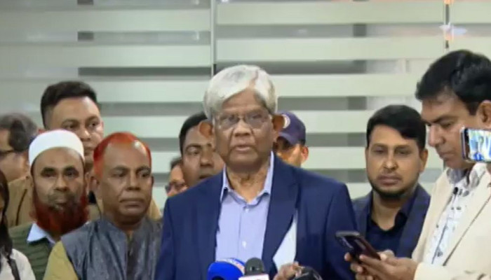 ভারতের সঙ্গে সম্পর্ক অবনতি চায় না সরকার, অর্থনীতি ও রাজনীতি আলাদা করে দেখার আহ্বান অর্থ উপদেষ্টার