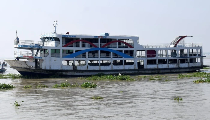 ঘন কুয়াশায় ঢাকা-চাঁদপুর-বরিশাল নৌপথ বন্ধ, যাত্রীদের অসুবিধা