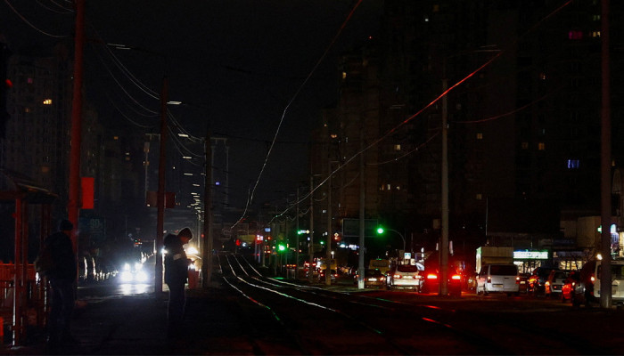 রাশিয়ান ক্ষেপণাস্ত্র হামলায় বিদ্যুৎহীন কিয়েভ: ১০ লাখের বেশি গ্রাহক অন্ধকারে