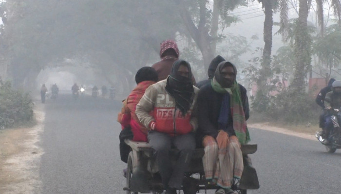 চুয়াডাঙ্গায় ৮ ডিগ্রিতে নামল তাপমাত্রা: হাড়কাঁপানো শীতে জনজীবন বিপর্যস্ত