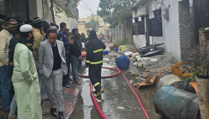 কেরানীগঞ্জে এয়ার ফ্রেশনার কারখানায় বিস্ফোরণ: শ্রমিক নিহত, তদন্ত শুরু